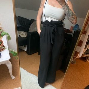 Wide leg pants w/ “suspenders”